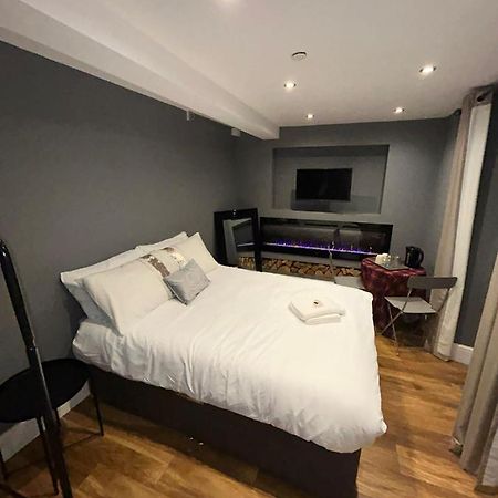 Cosy Double Bed With Fire Place Edinburgh Exterior photo